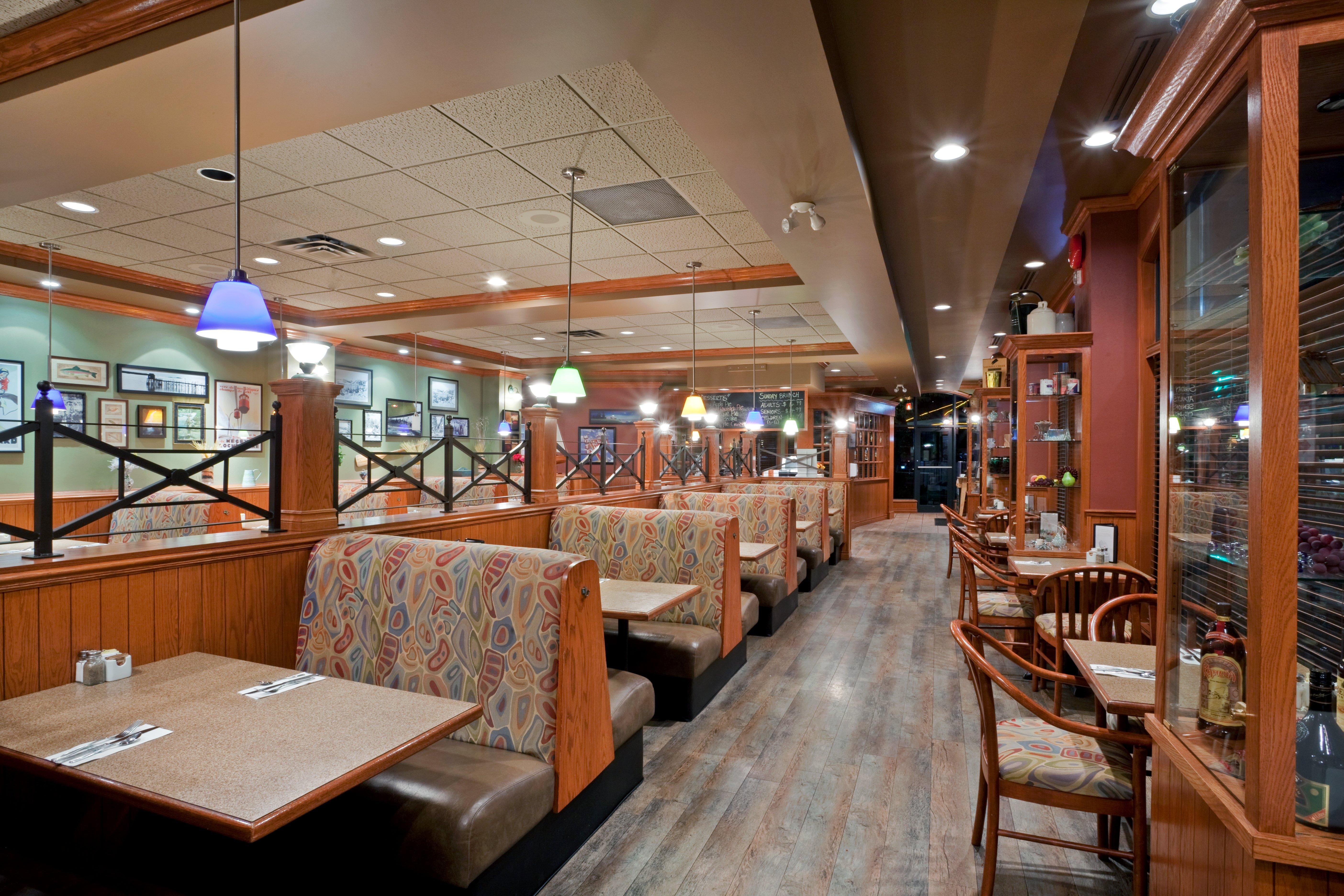 Holiday Inn & Suites North Vancouver By Ihg Bagian luar foto