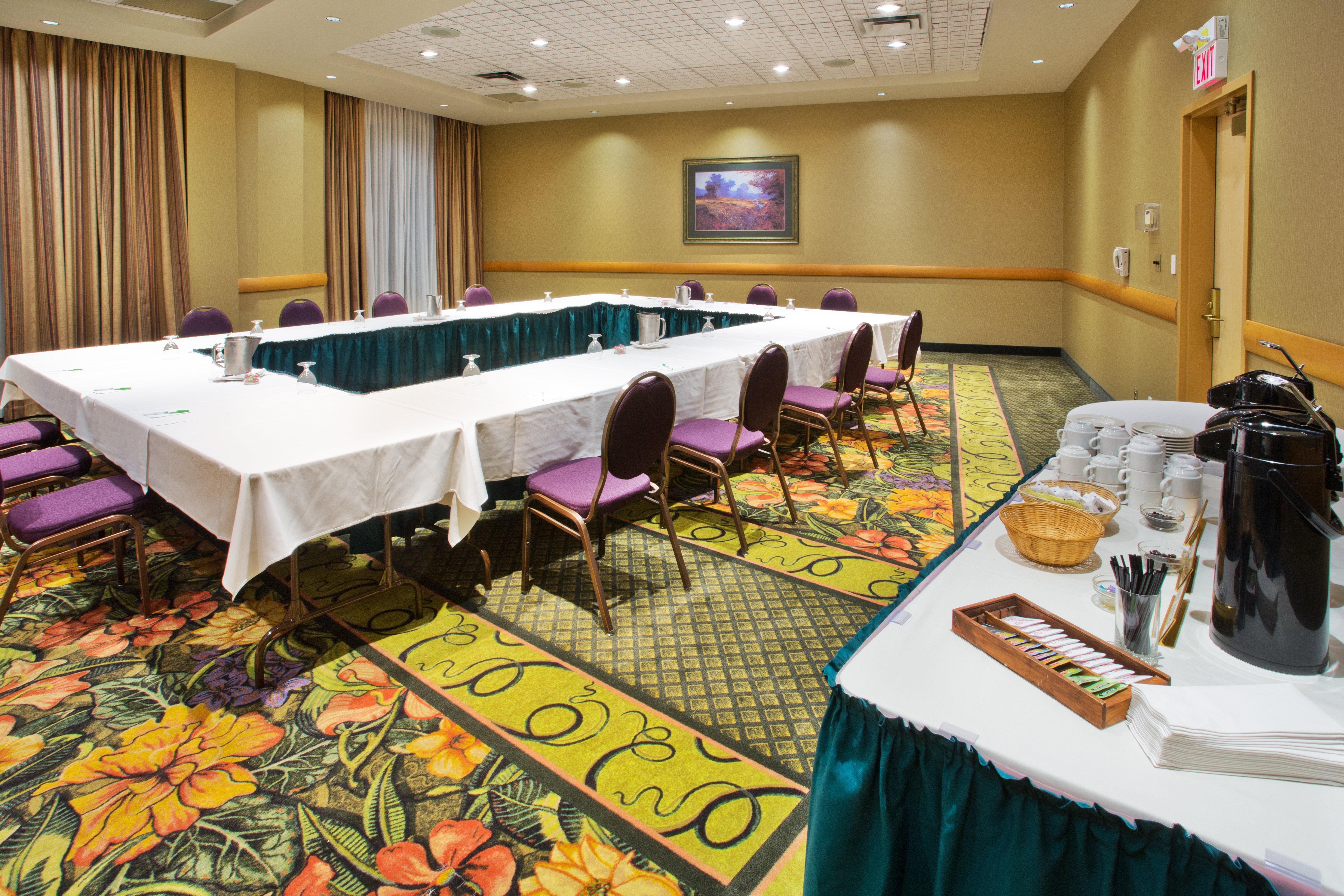 Holiday Inn & Suites North Vancouver By Ihg Bagian luar foto