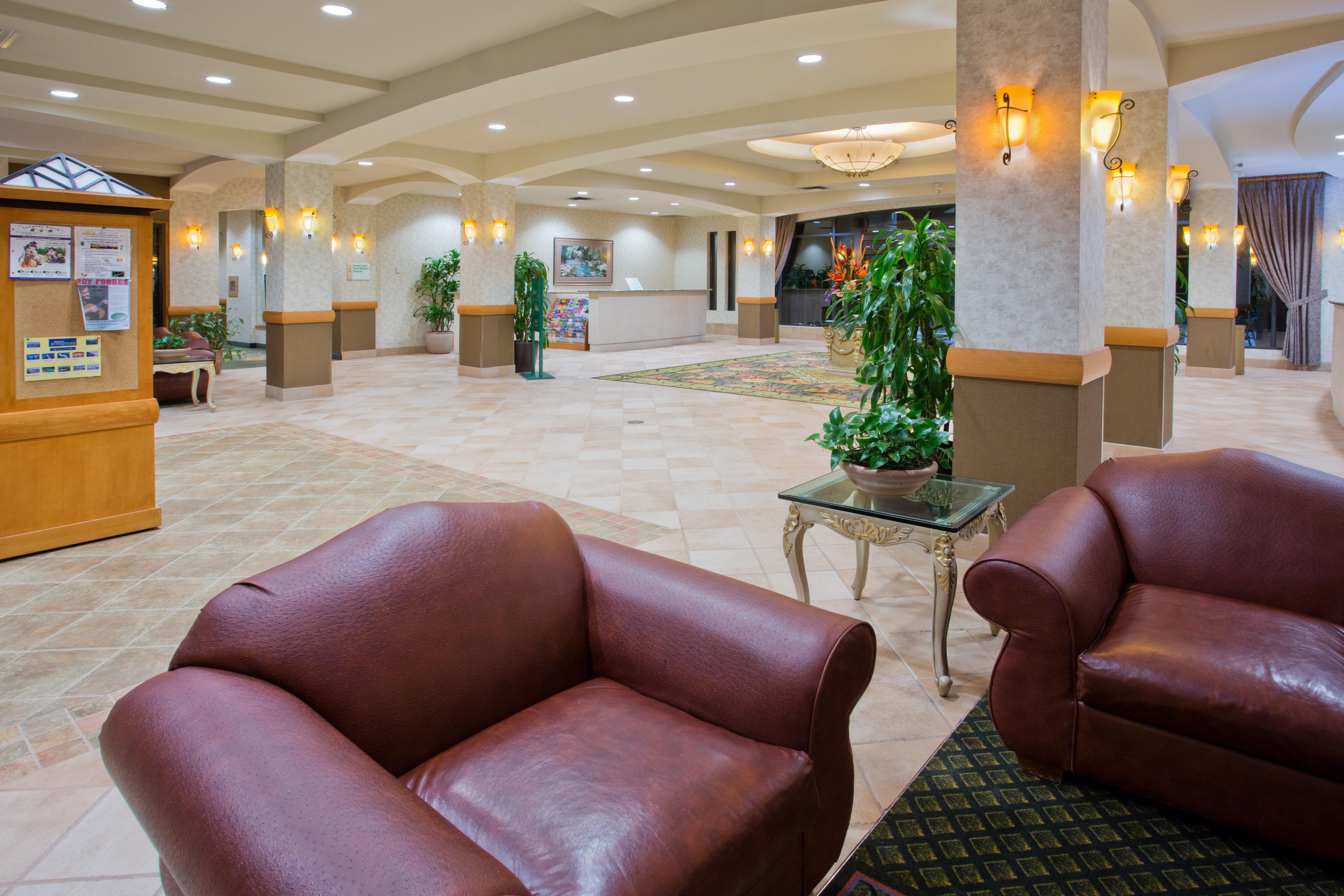 Holiday Inn & Suites North Vancouver By Ihg Bagian luar foto