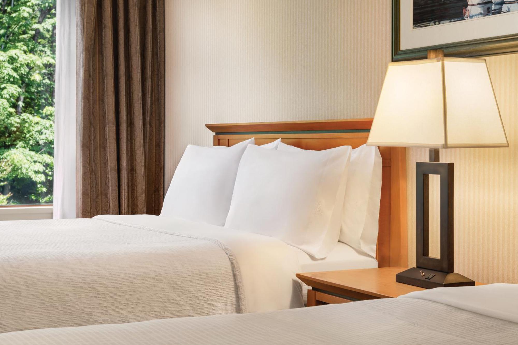 Holiday Inn & Suites North Vancouver By Ihg Bagian luar foto
