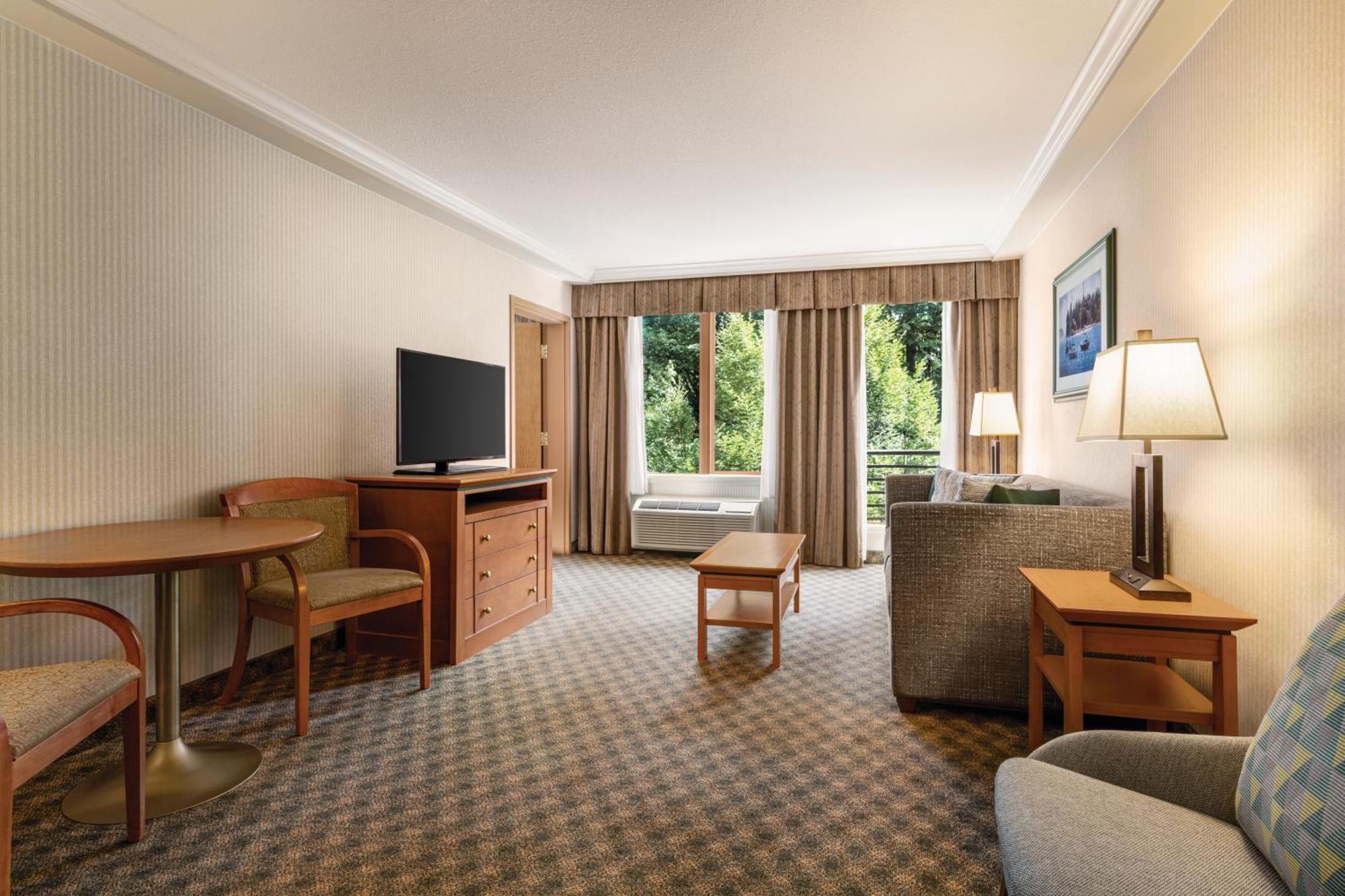Holiday Inn & Suites North Vancouver By Ihg Bagian luar foto