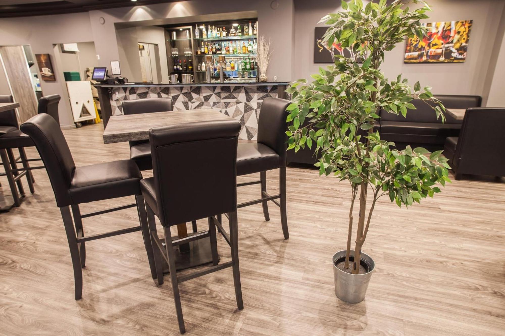 Holiday Inn & Suites North Vancouver By Ihg Bagian luar foto
